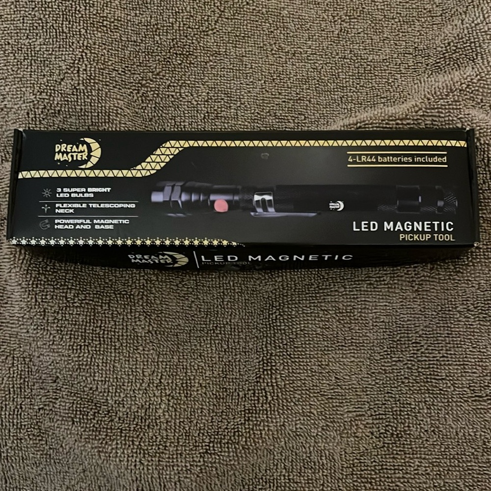 Dream Master LED Magnet pick up tool black unused but does work see pictures
